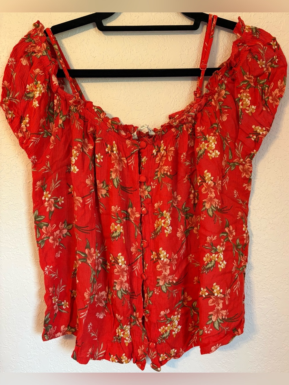 American Eagle Outfitters Red Floral Button-Front Off-Shoulder Top